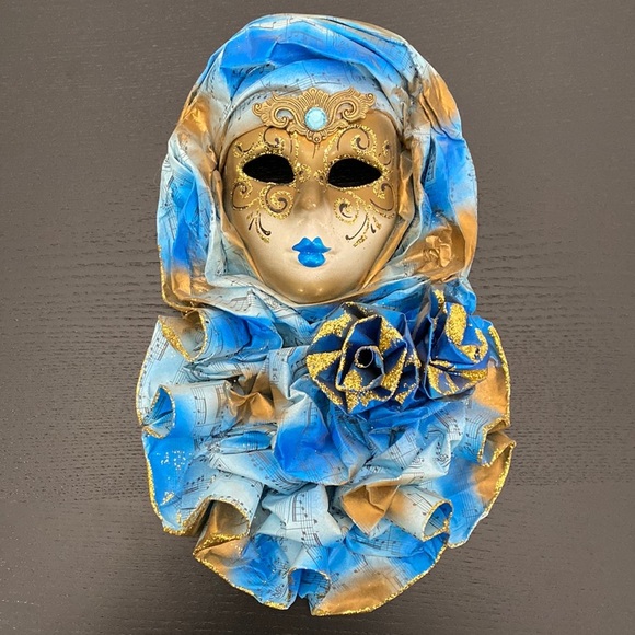 Hand-Made Italian Mask with Music Paper - Picture 1 of 8
